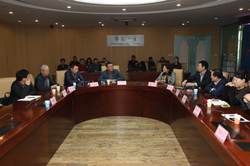 中国疾控中心党委副书记、纪委书记王健听取济南市疾控中心汇报会现场