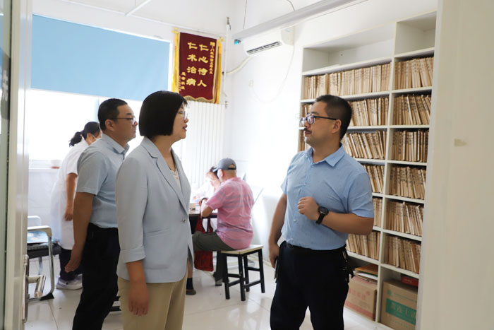 山东省立第三医院专家团队在济南齐鲁花园医院领导陪同下，实地参观我院临床科室