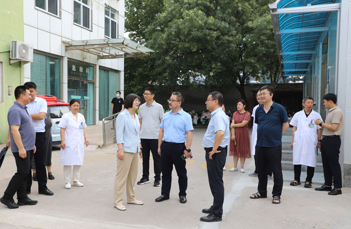 山东省立第三医院专家团队在济南齐鲁花园医院领导陪同下，实地参观我院临床科室