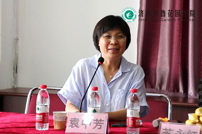 济南市中心医院 <a href=https://www.qlhyyy.cn/yanke/ target=_blank class=infotextkey>眼科</a> <a href=https://www.qlhyyy.cn/zhuanjia/z165443189516.html target=_blank class=infotextkey>袁中芳主任</a>