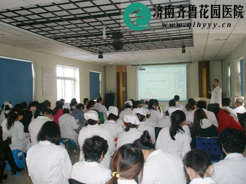 医务科召开全体医护人员会议传达创建平安医院精神