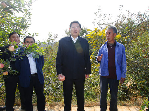 济南市原市长张建国、副市长赵文朝、区委书记李胜利等领导多次到园区视察指导工作