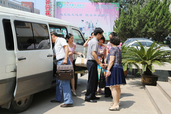 省卫生计生委考核组来我院考核2013年度基本公共卫生服务项目开展情况