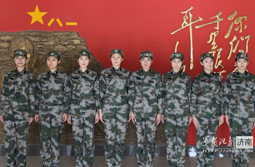 山东省入选仪仗队女仪仗兵的8位女新兵