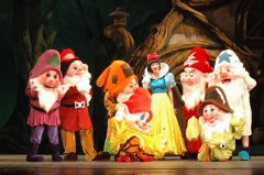 ��ÿ��Ķ�ͯ�硶��ѩ���������³�ɽ��ʡ����Ժ���Ӿ糡����