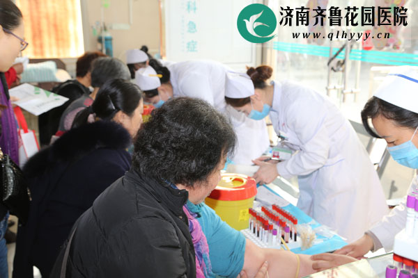 护士们手法娴熟动作熟练