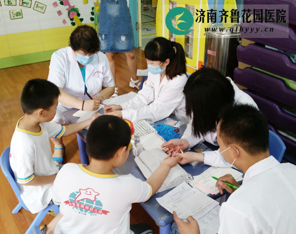 我院为济南假日丽景小金星幼儿园小朋友们免费查体