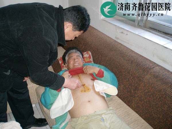 家庭医生服务团队中的<a href=https://www.qlhyyy.cn/waikexiangguan/ target=_blank class=infotextkey>外科</a>医师上门诊疗