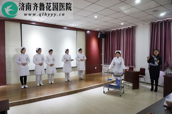 护士礼仪培训之推车行走姿势教学示范