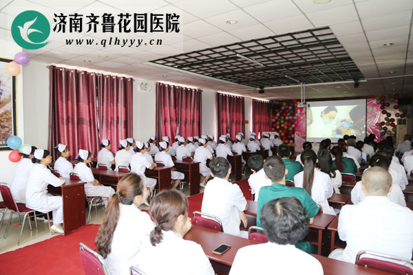 护士节现场播放工作场景短片