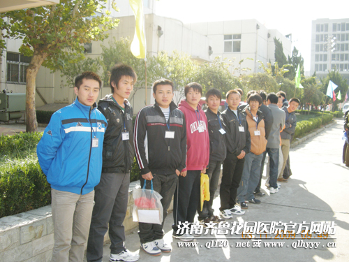 2009年济南市历城区秋季征兵体检掠影（一）