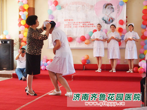 庄严的授帽仪式